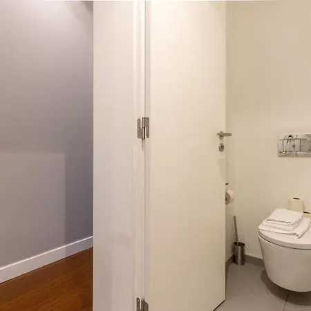 Self Check-in, 3br, Ac/heating & Breakfast Terrace Apartamento