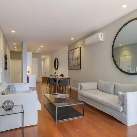 Self Check-in, 3br, Ac/heating & Breakfast Terrace Apartament *