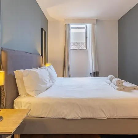 Self Check-in, 3br, Ac/heating & Breakfast Terrace Apartament *