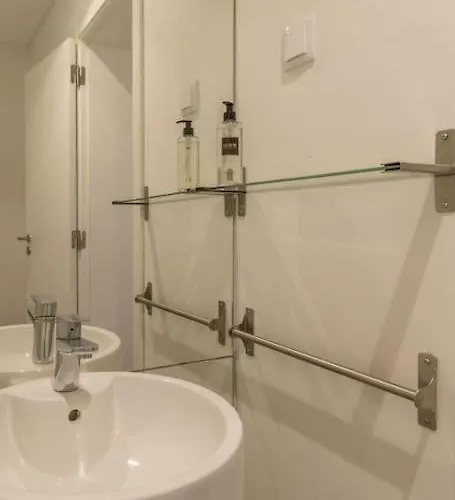 Self Check-in, 3br, Ac/heating & Breakfast Terrace Διαμέρισμα Lisboa