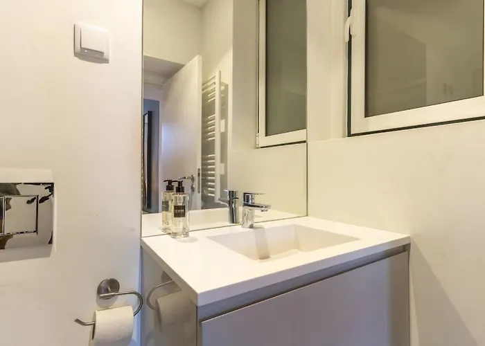 Self Check-in, 3br, Ac/heating & Breakfast Terrace *